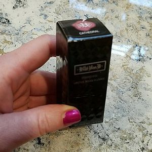 NIB kat von d lipstick
